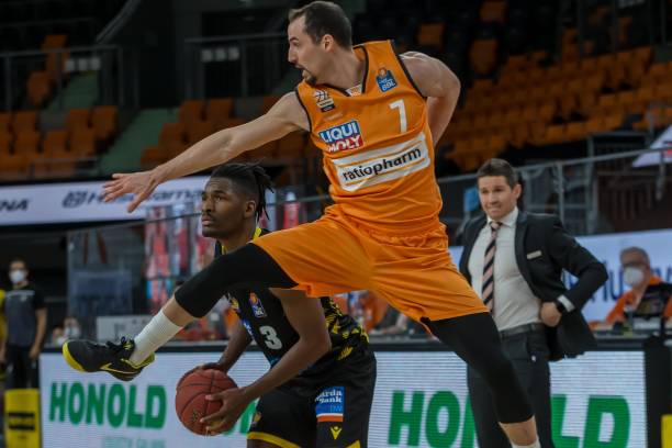 揭秘巴萨的 揭秘巴萨的