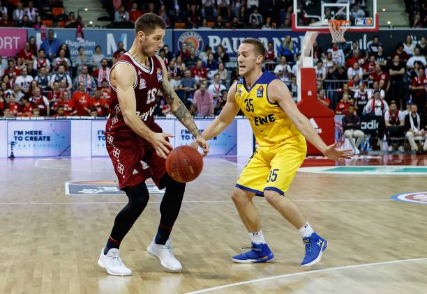 助更多年轻 助更多年轻