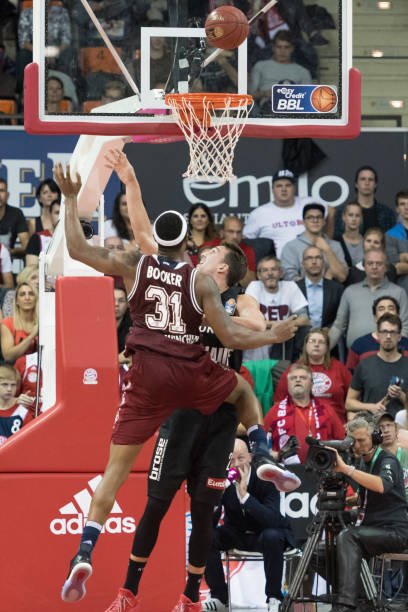 分析事件背 分析事件背